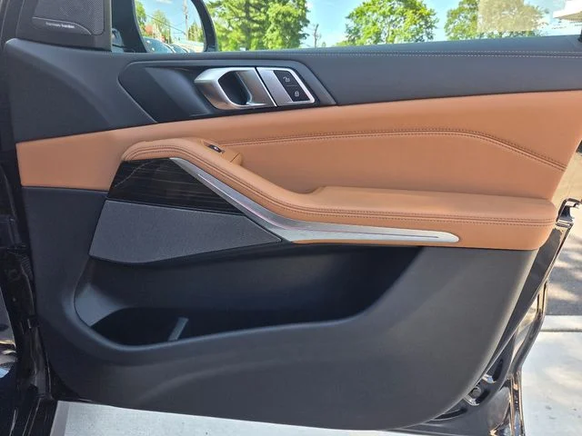 Certified Used 2024 Carbon Black Metallic BMW xDrive40i image 29