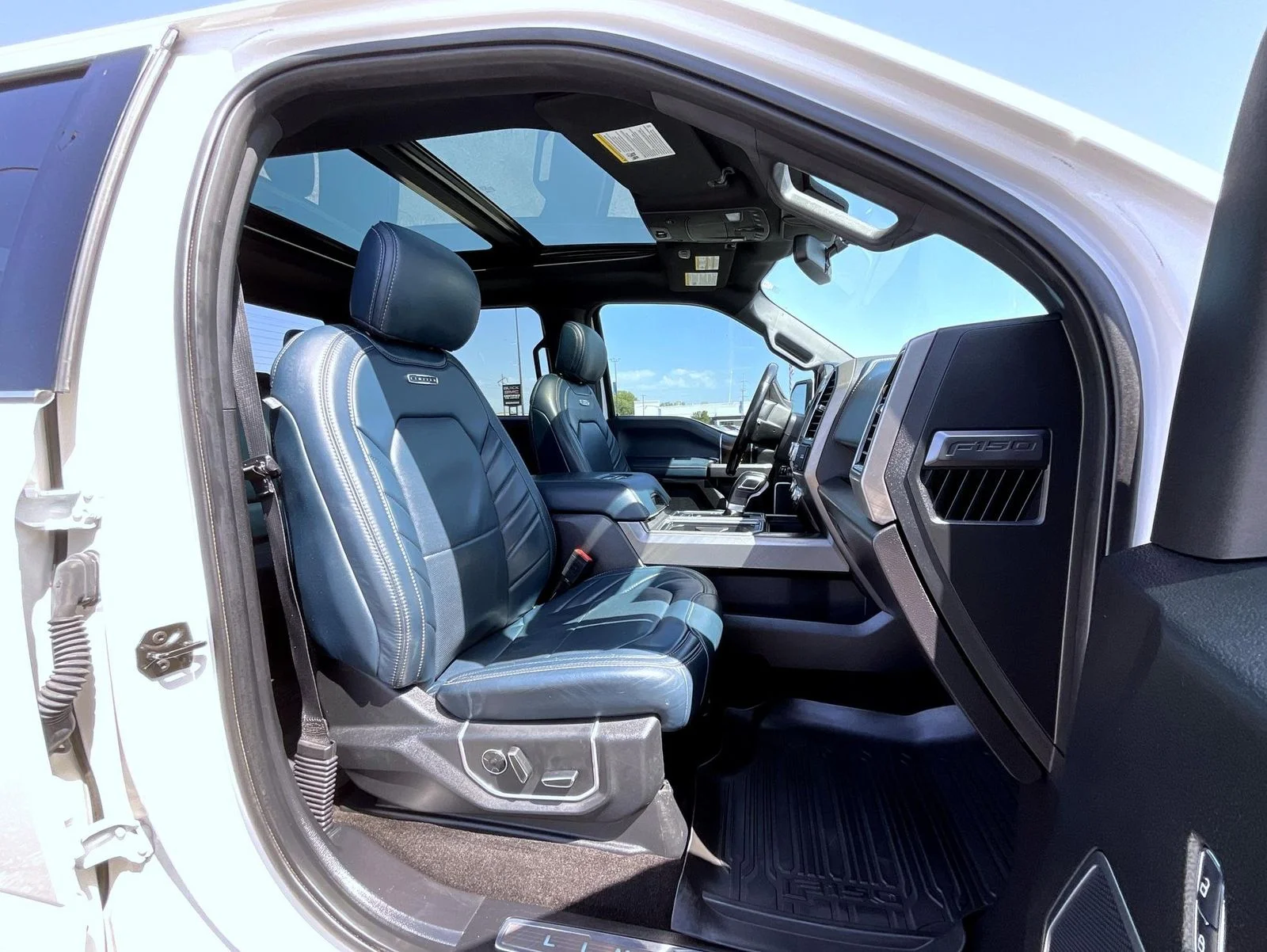 Used 2018 White Ford Limited image 15