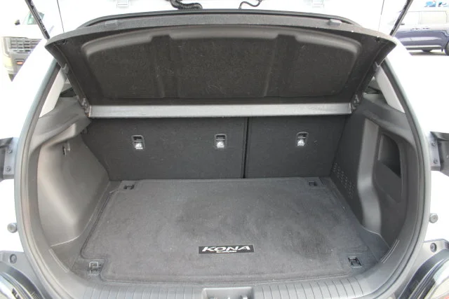 Used 2023 White Hyundai SEL image 23