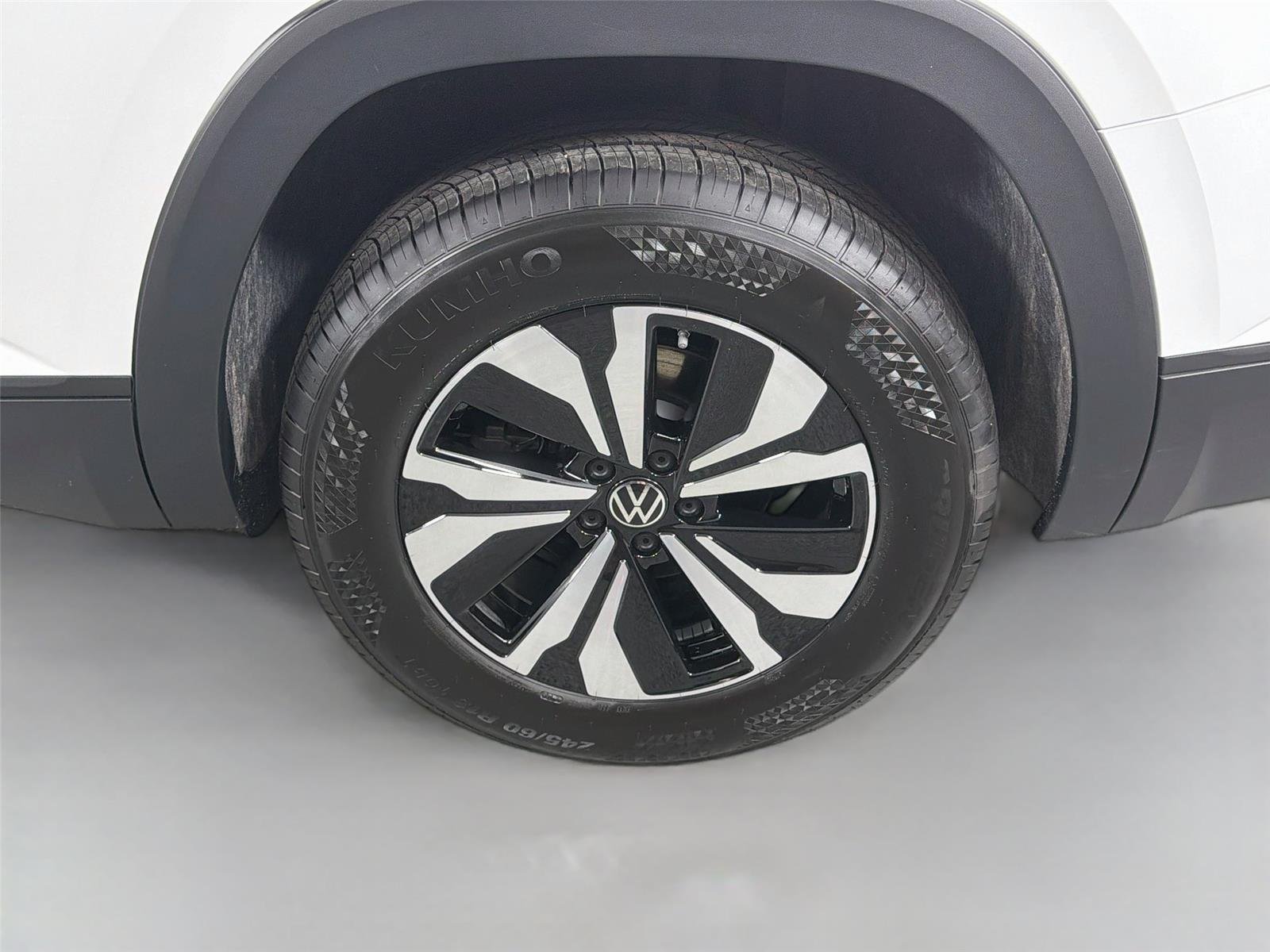 New 2026 opal white pearl Volkswagen 2.0T SE image 30
