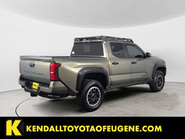 Certified Used 2025 OXIDE BRONZE ME. Toyota  image 5
