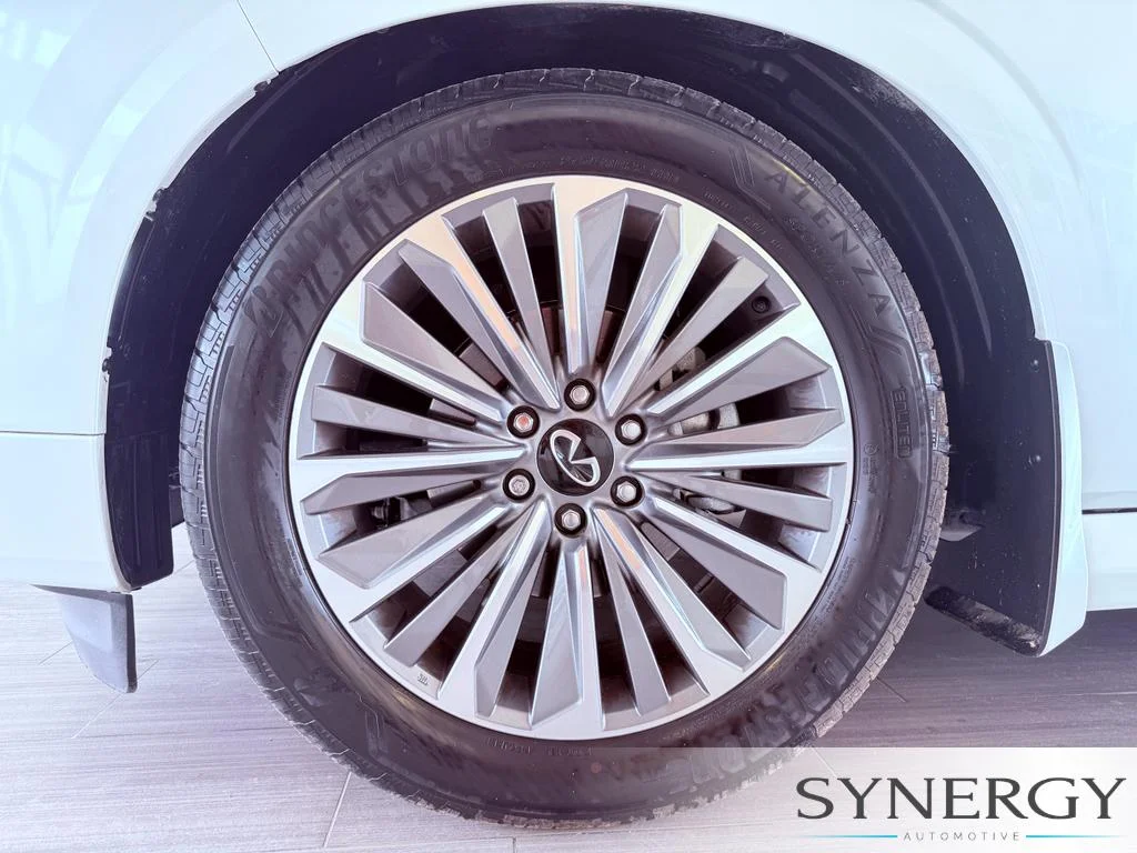 New 2026 RADIANT WHITE INFINITI Luxe 4WD image 9