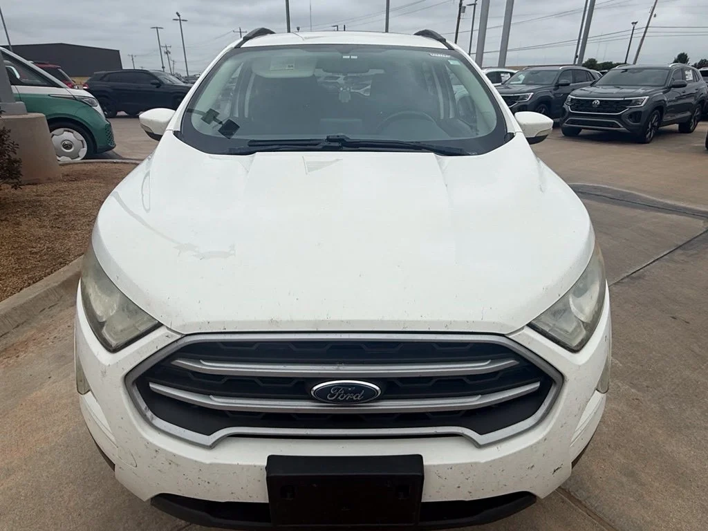 Used 2018 Diamond White Ford SE image 8