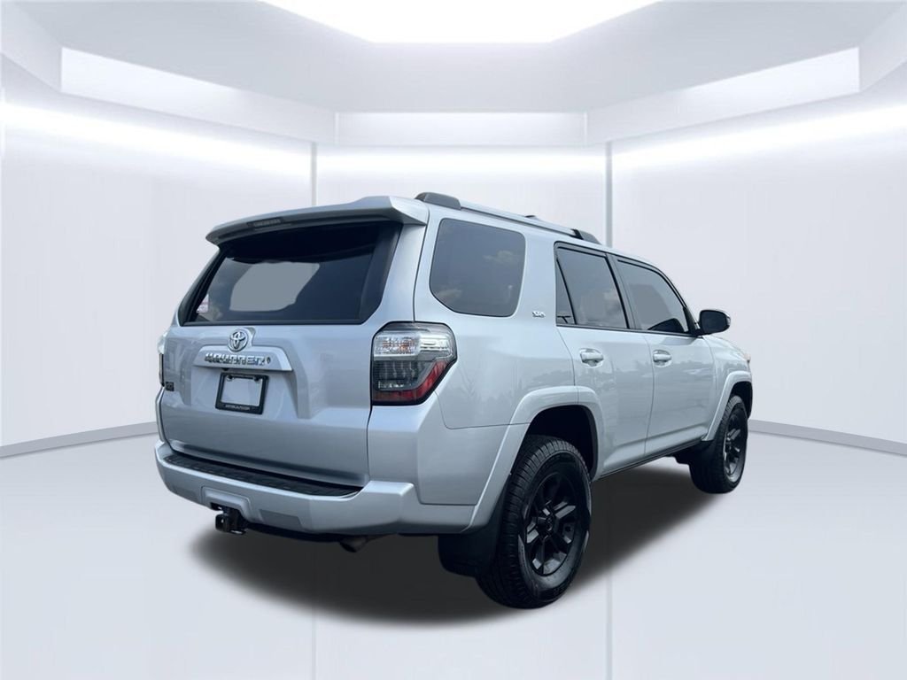 Used 2020 Classic Silver Metallic Toyota SR5 image 3