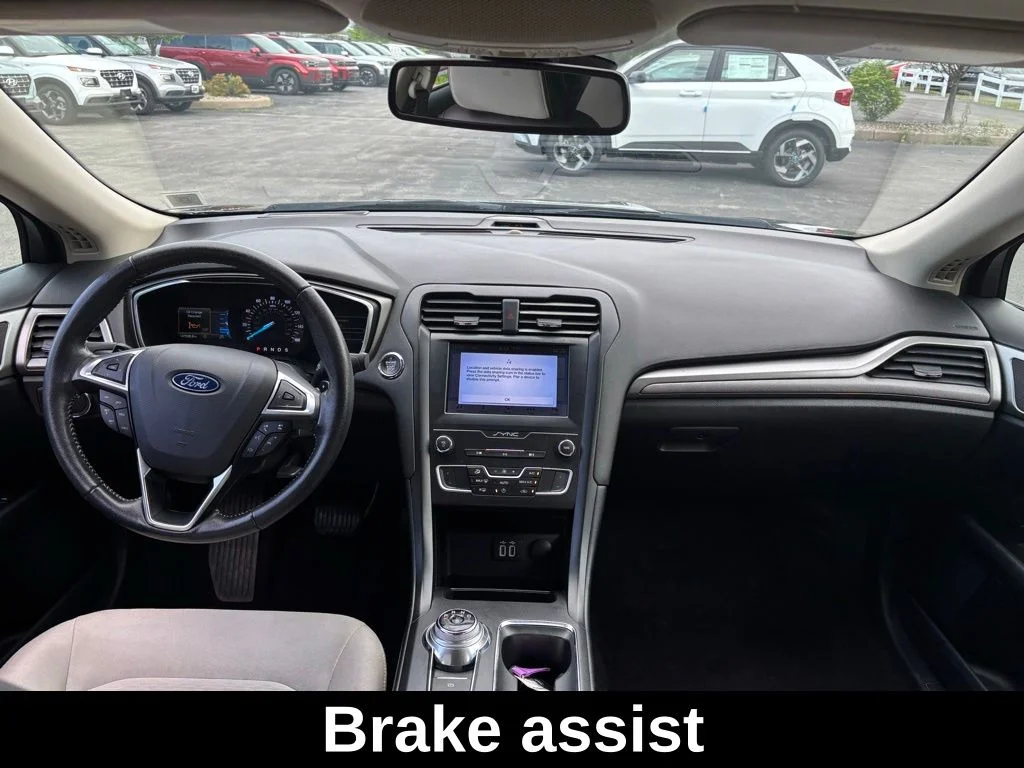 Used 2019 Gray Ford SE image 18