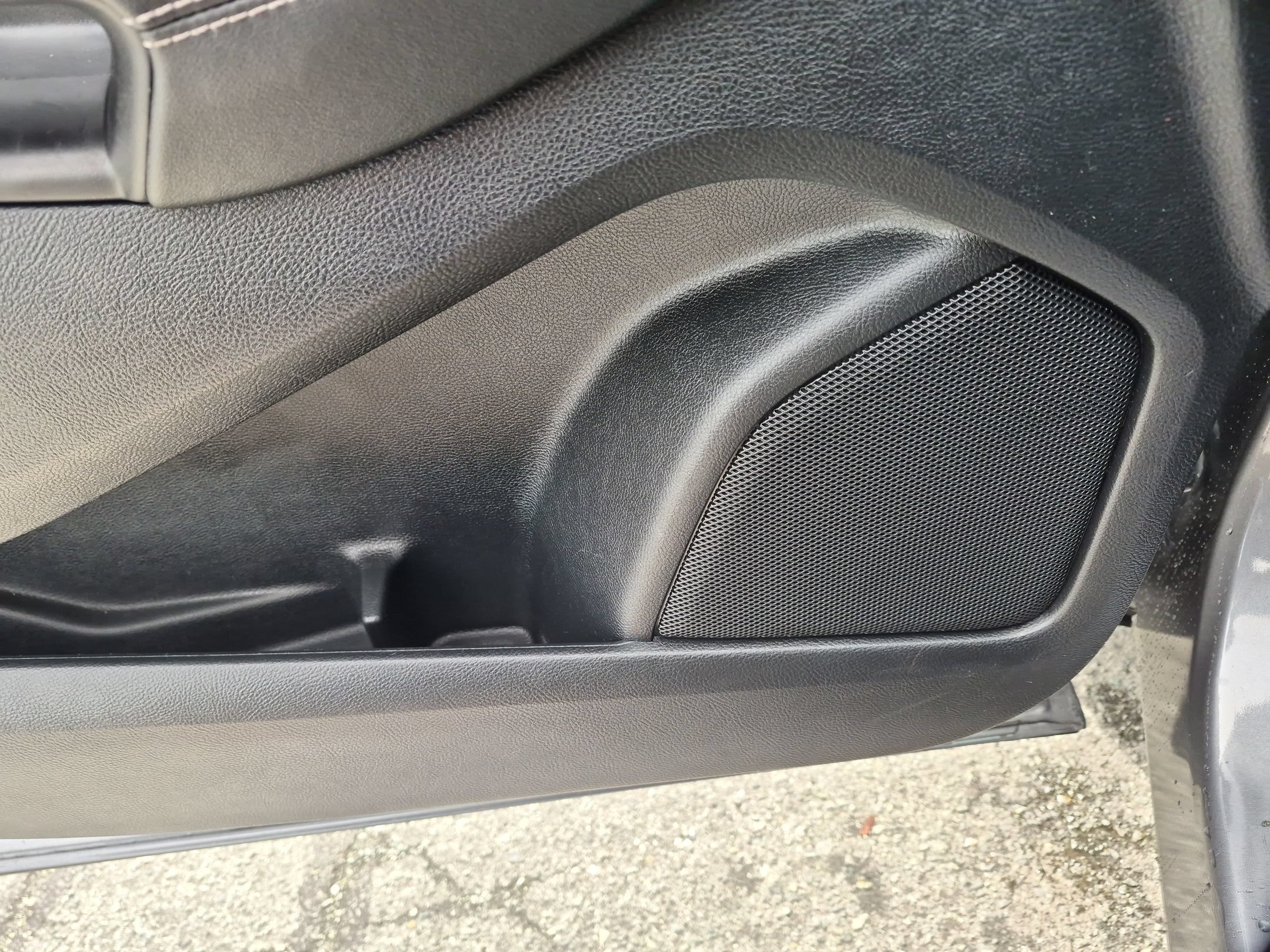 Used 2024  Ford Titanium image 14