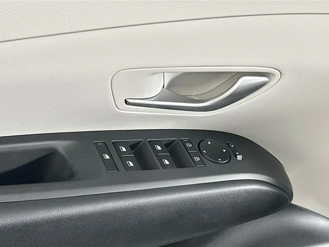 New 2026 Hyundai TUCSON HYBRID SEL