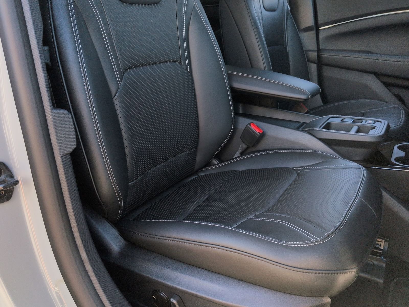 2025 Ford Mustang Mach-E Premium - Photo 22