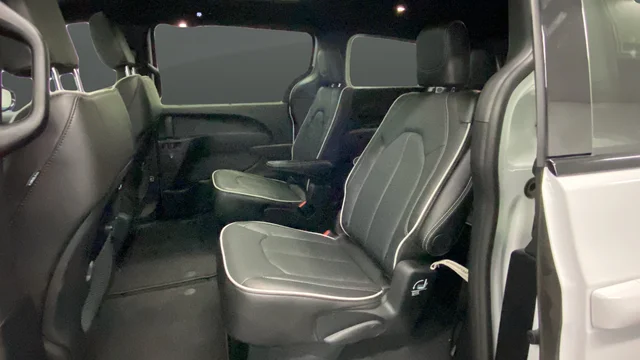 2026 Chrysler Pacifica Limited - Photo 23
