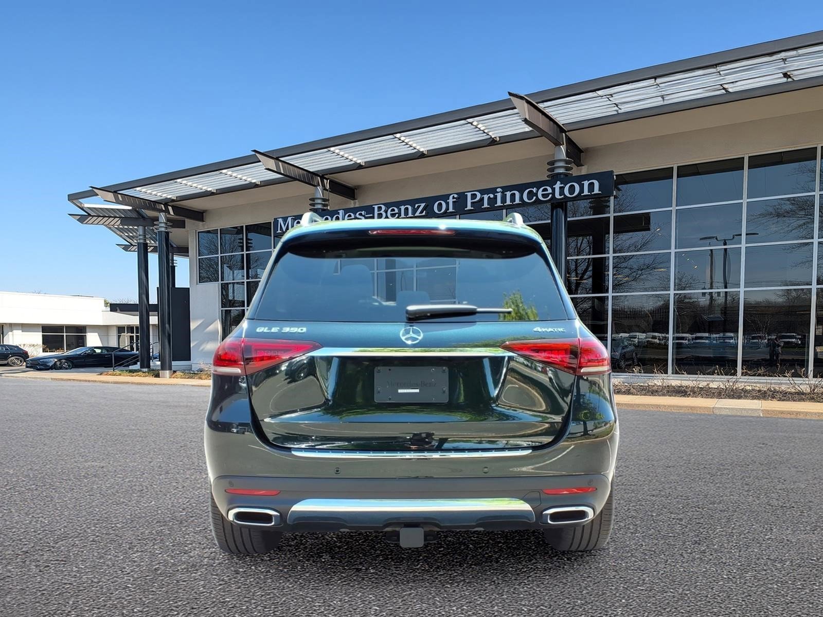 Certified Used 2023 Emerald Green Metallic Mercedes-Benz GLE 350 4MATIC® SUV image 4