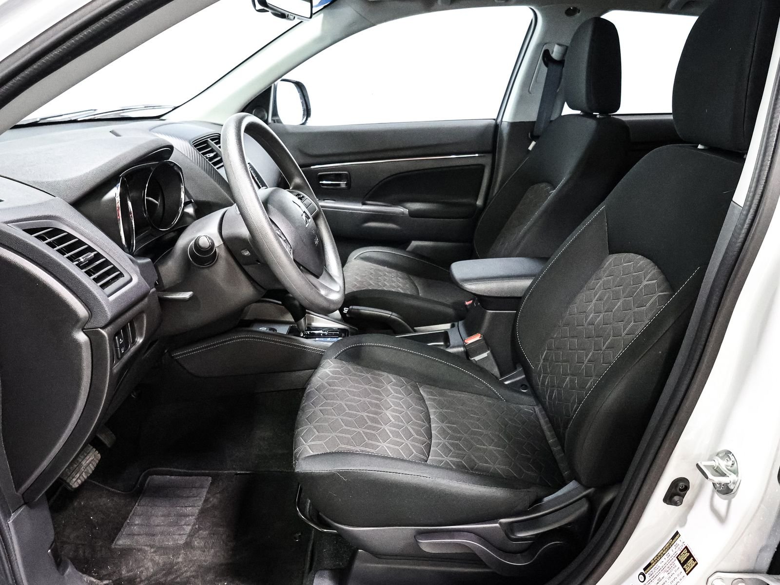 2025 Mitsubishi Outlander Sport ES - Photo 20