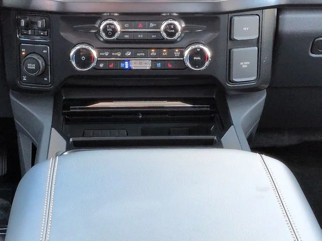 New 2026 Glacier Gray Metallic Tri-Coat Ford F-250® Lariat® image 19