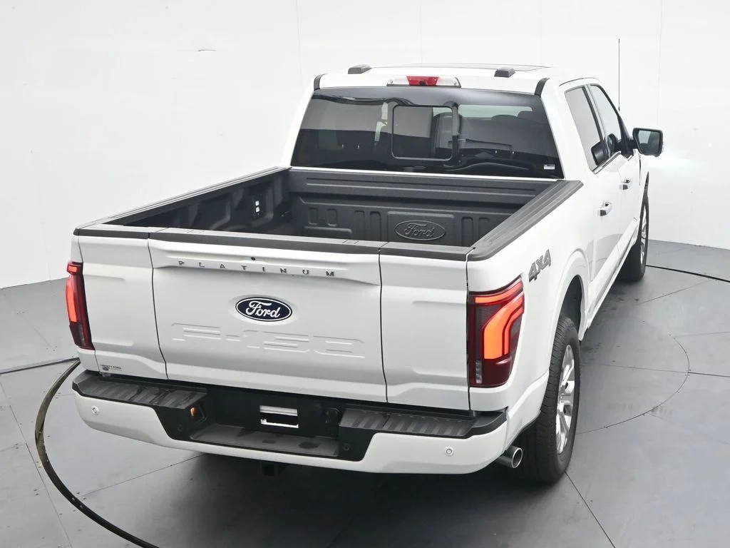 New 2026 Star White Metallic Tri-Coat Ford Platinum® image 28