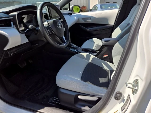 Used 2025 White Toyota SE image 10