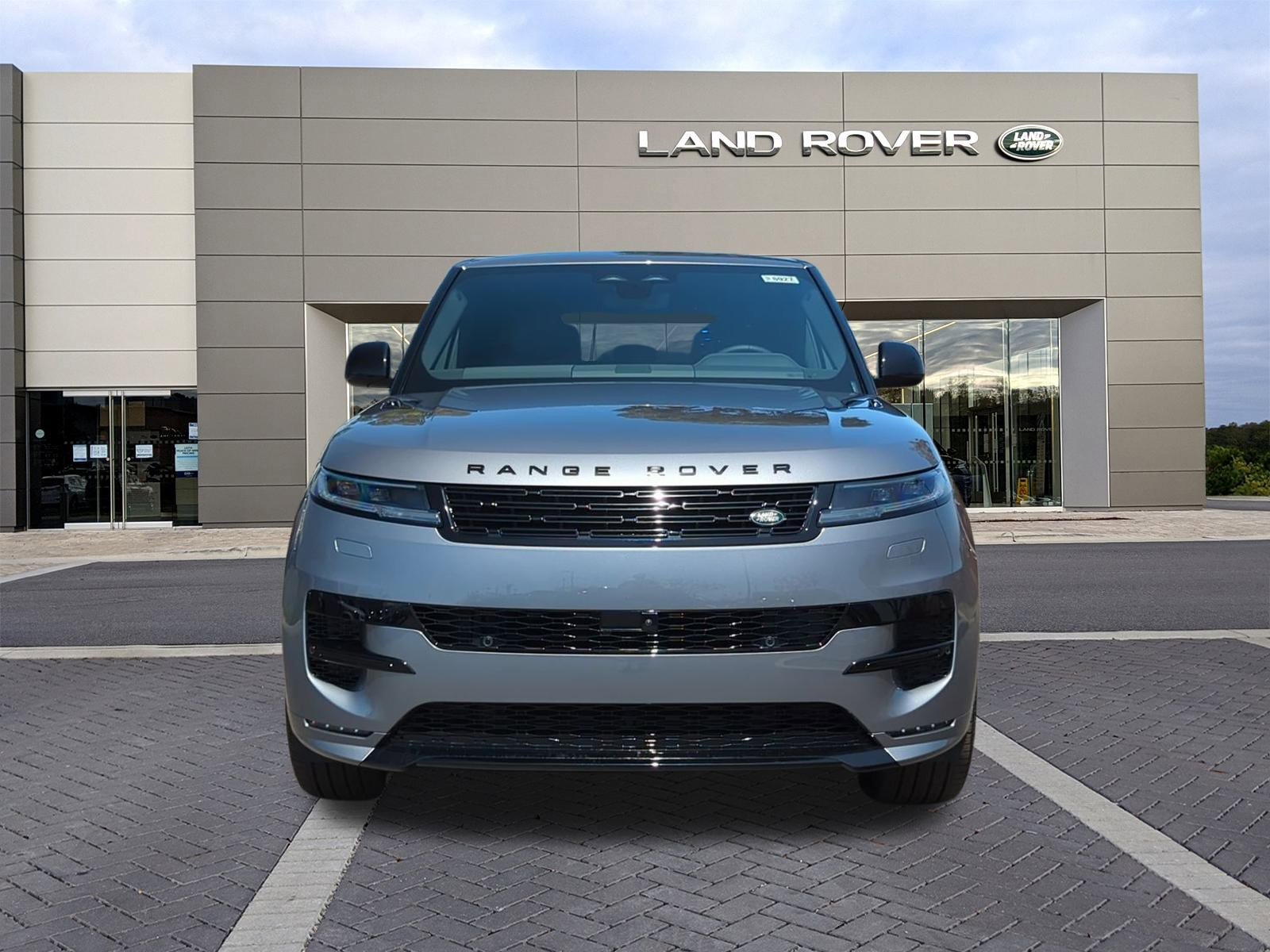 2025 Land Rover Range Rover Sport SE photo 2