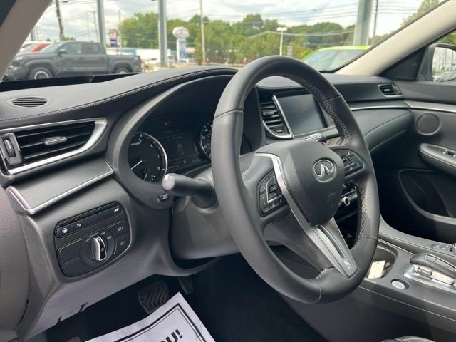 Used 2025 Graphite Shadow INFINITI LUXE image 11