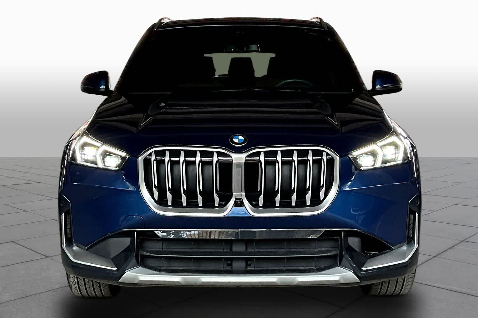 Certified Used 2025 Phytonic Blue Metallic BMW xDrive28i image 3