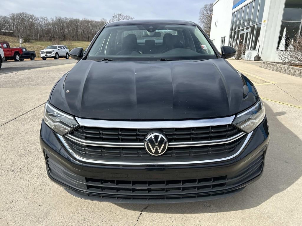 Used 2024 Black Volkswagen SE image 9
