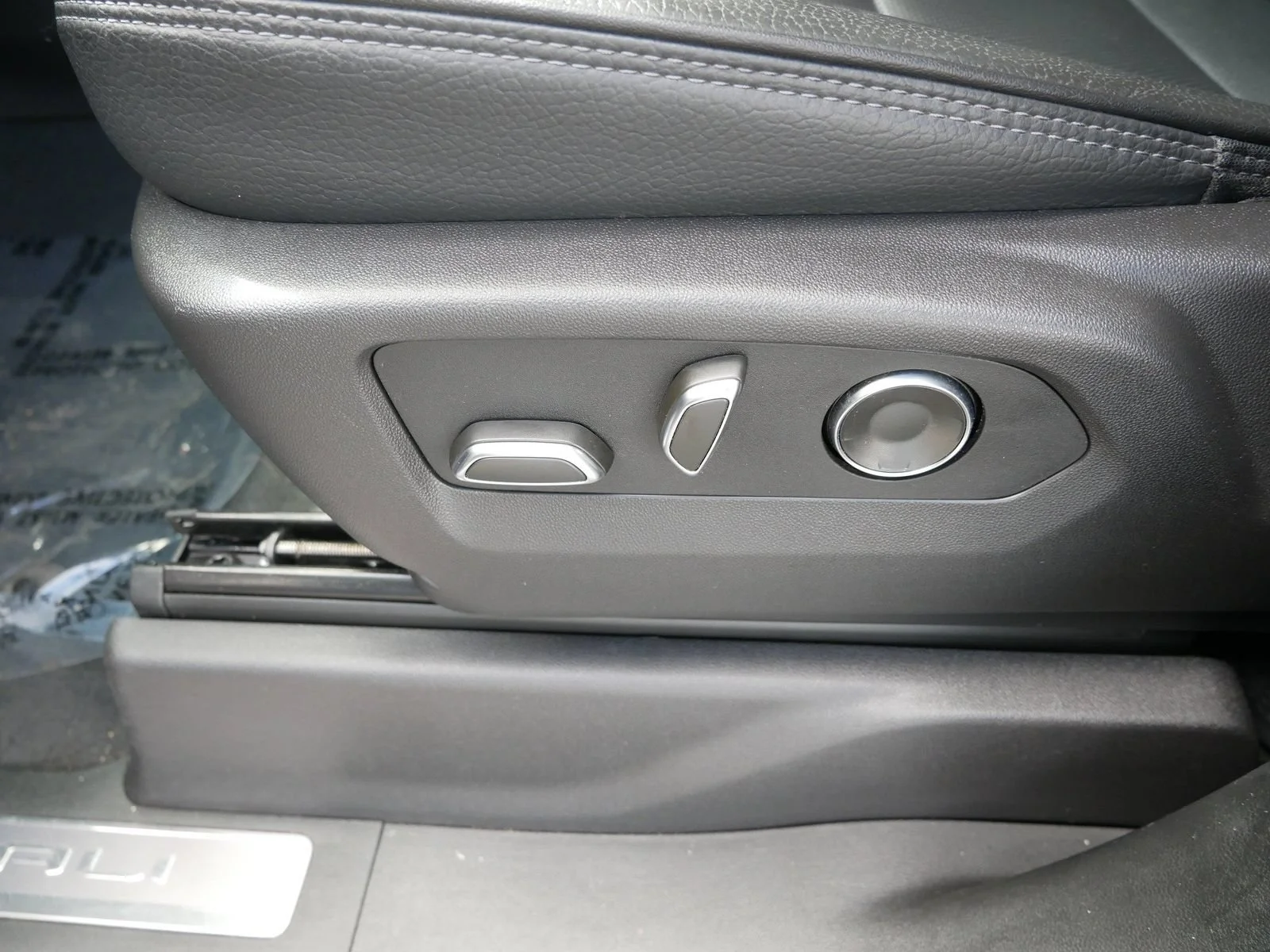 Used 2025 Thunderstorm Gray GMC Denali image 14