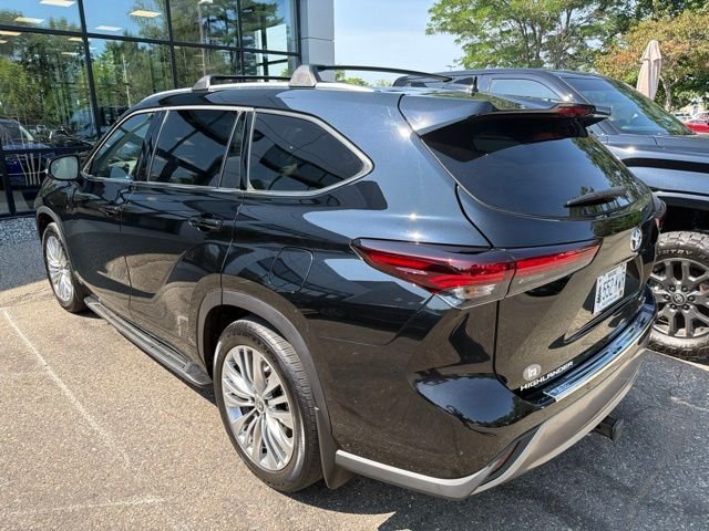 Used 2025 Black Toyota Platinum image 5