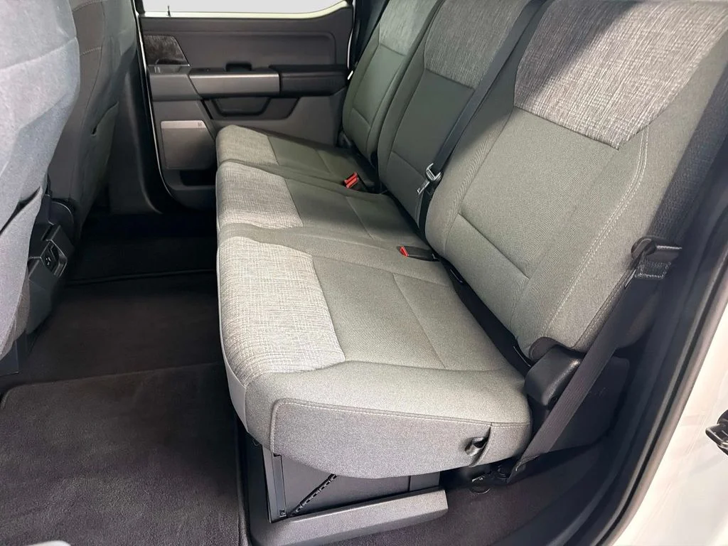 Used 2023 Oxford White Ford XLT image 14