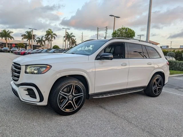 2024 Mercedes-Benz GLS Base - Photo 3