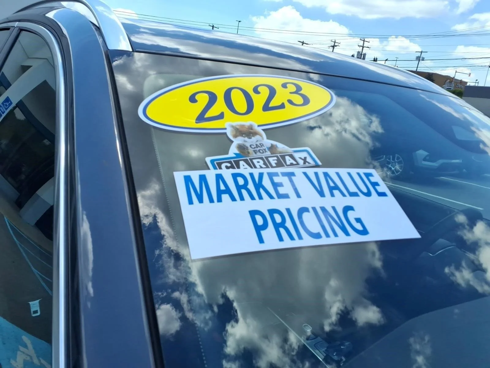 Used 2023 Platinum Gray Metallic Volvo Ultimate image 9