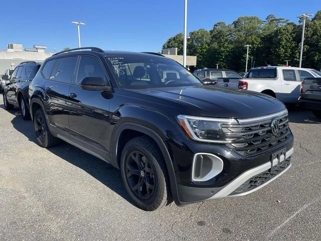 2024 Volkswagen Atlas 2.0T Atlas Peak Edition SEL 4MOTION's photo