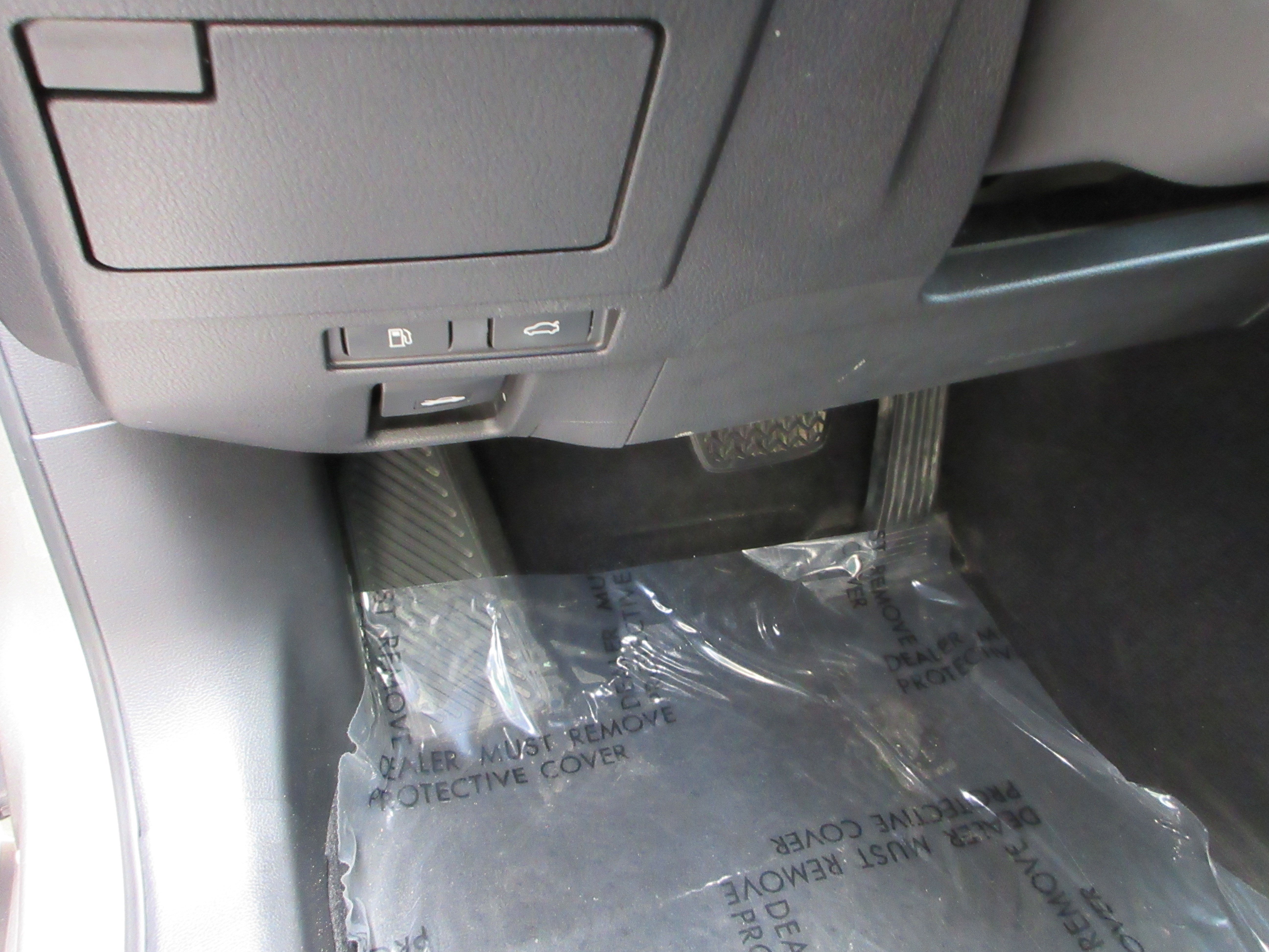 Used 2019 Atomic Silver Lexus 300h image 30