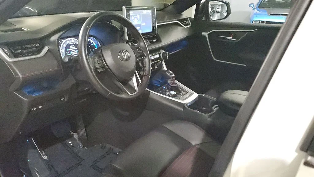 Used 2022 White Toyota XSE image 21