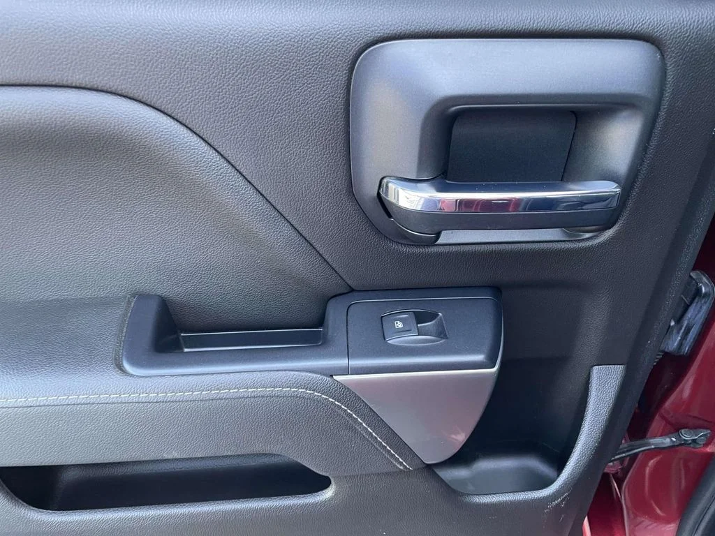 Used 2018 CAJUN RED TINTCOAT Chevrolet LT image 14