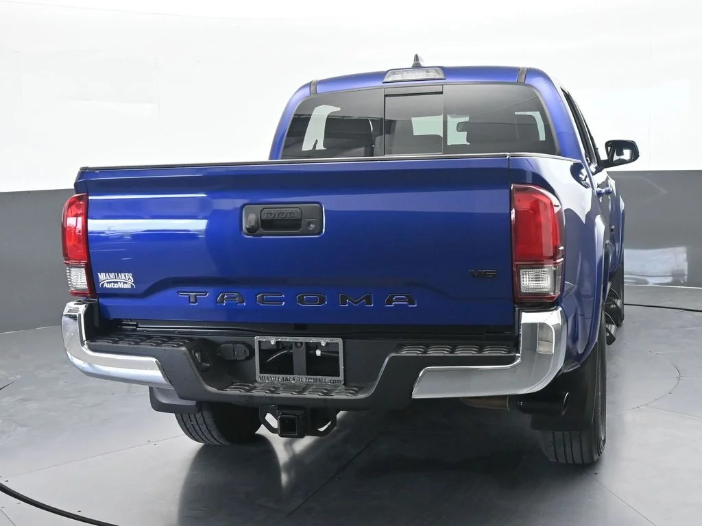 Used 2022 Blue Toyota SR5 image 5