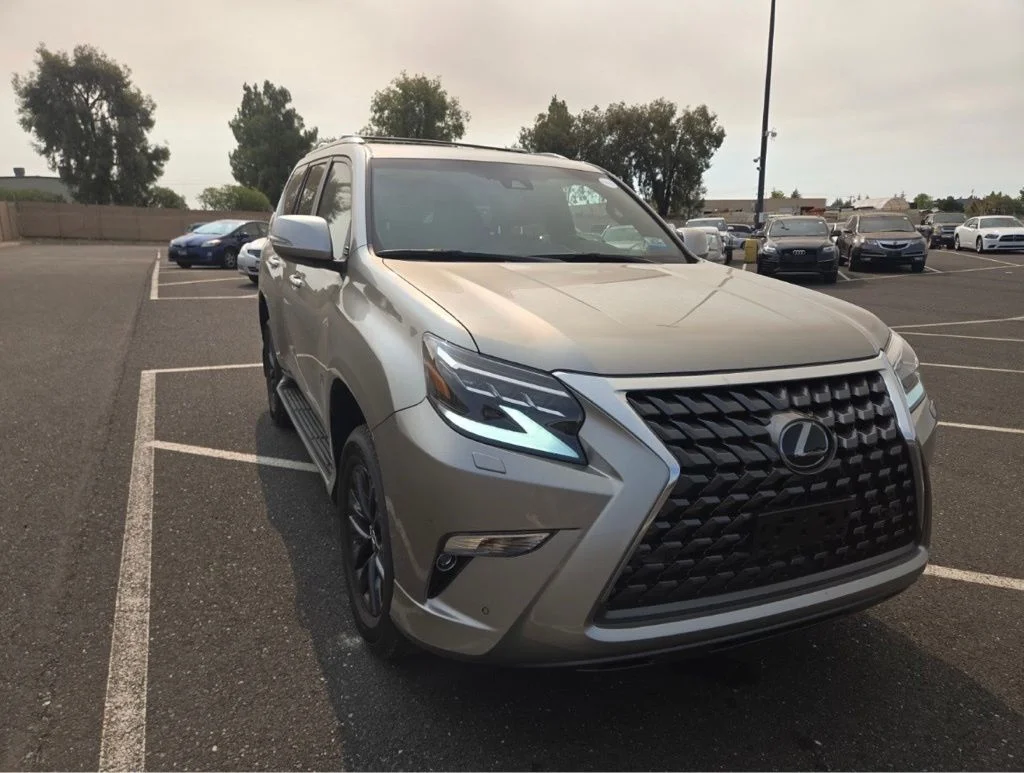 Used 2021 Atomic Silver Lexus 460 image 2