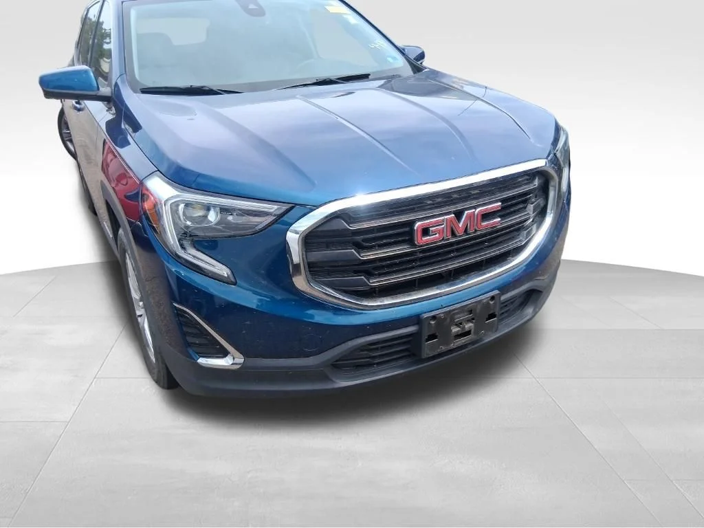 Used 2020 Blue GMC SLE image 3