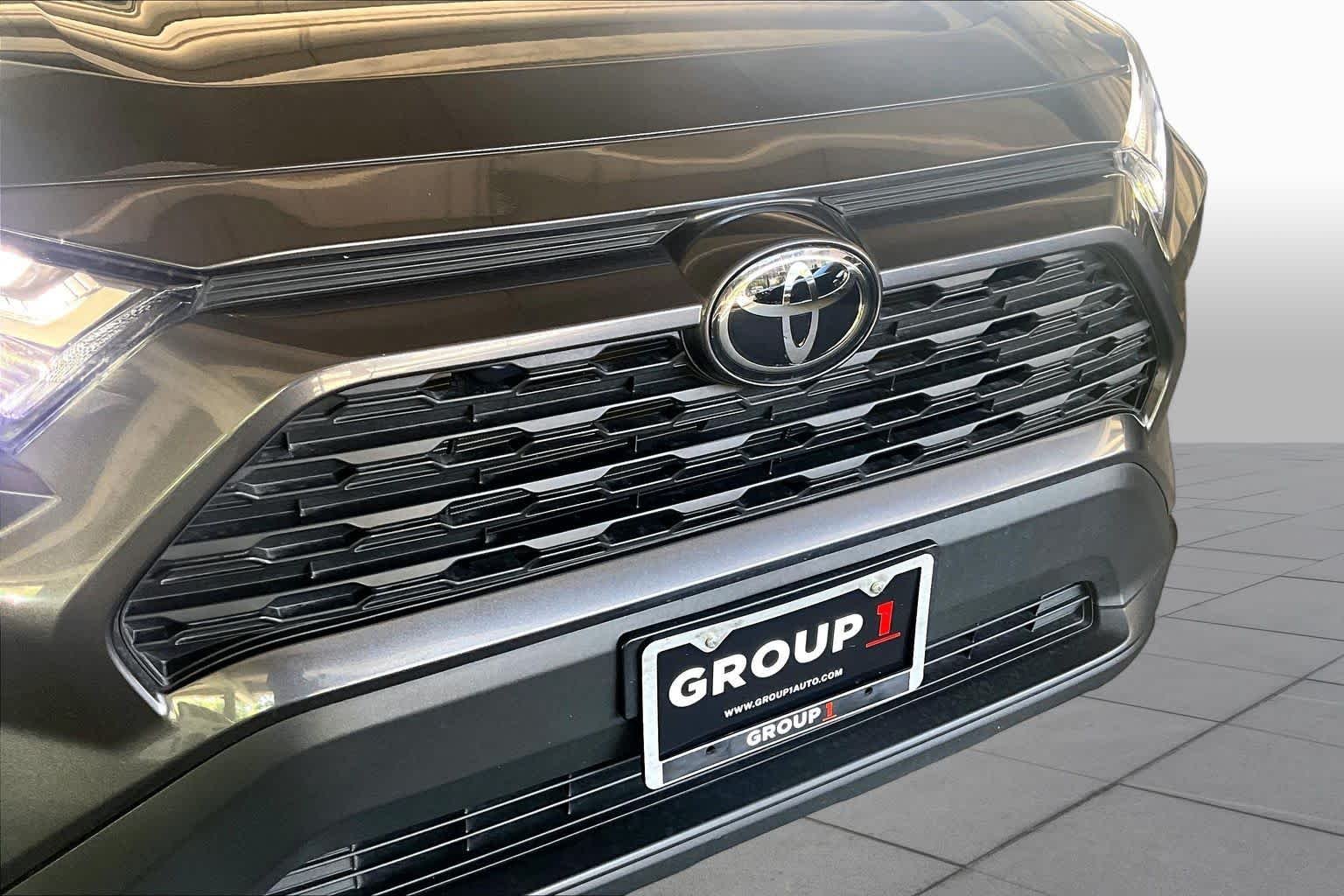 Used 2024 Magnetic Gray Metallic Toyota XLE Premium image 28
