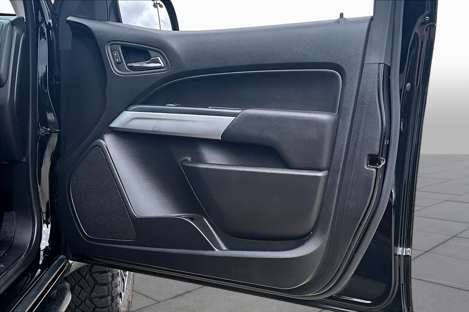 Used 2019 Black Chevrolet 4WD ZR2 image 35