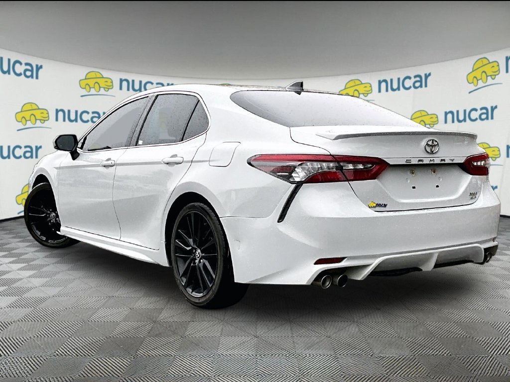Used 2022 Ice Toyota XSE image 4