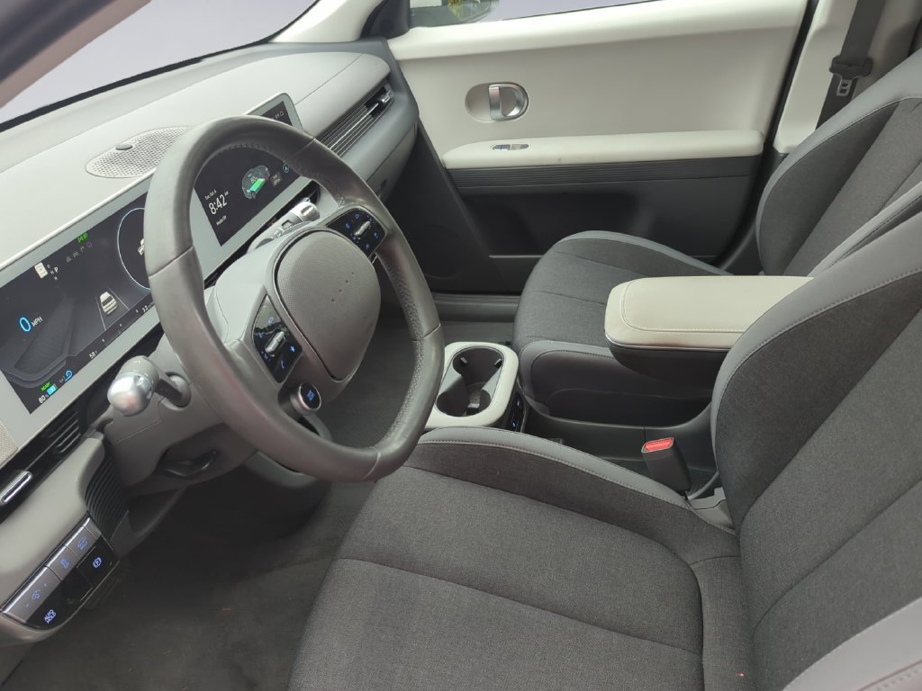 Used 2024 Gold Hyundai SEL image 17