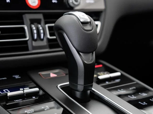 2025 Porsche Macan - Photo 22