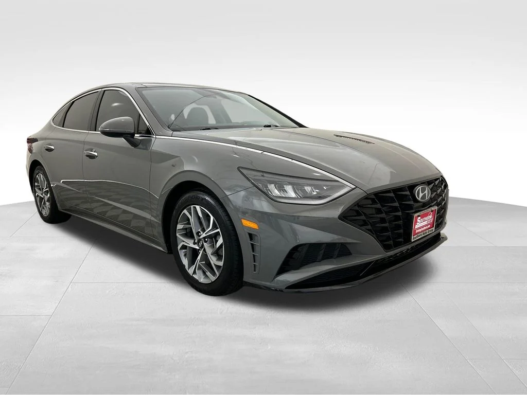 Used 2022 Gray Hyundai SEL image 8