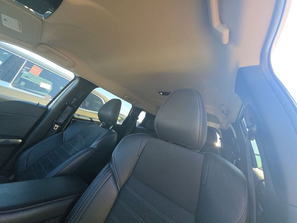 Used 2025 White Mitsubishi Trail Edition image 10