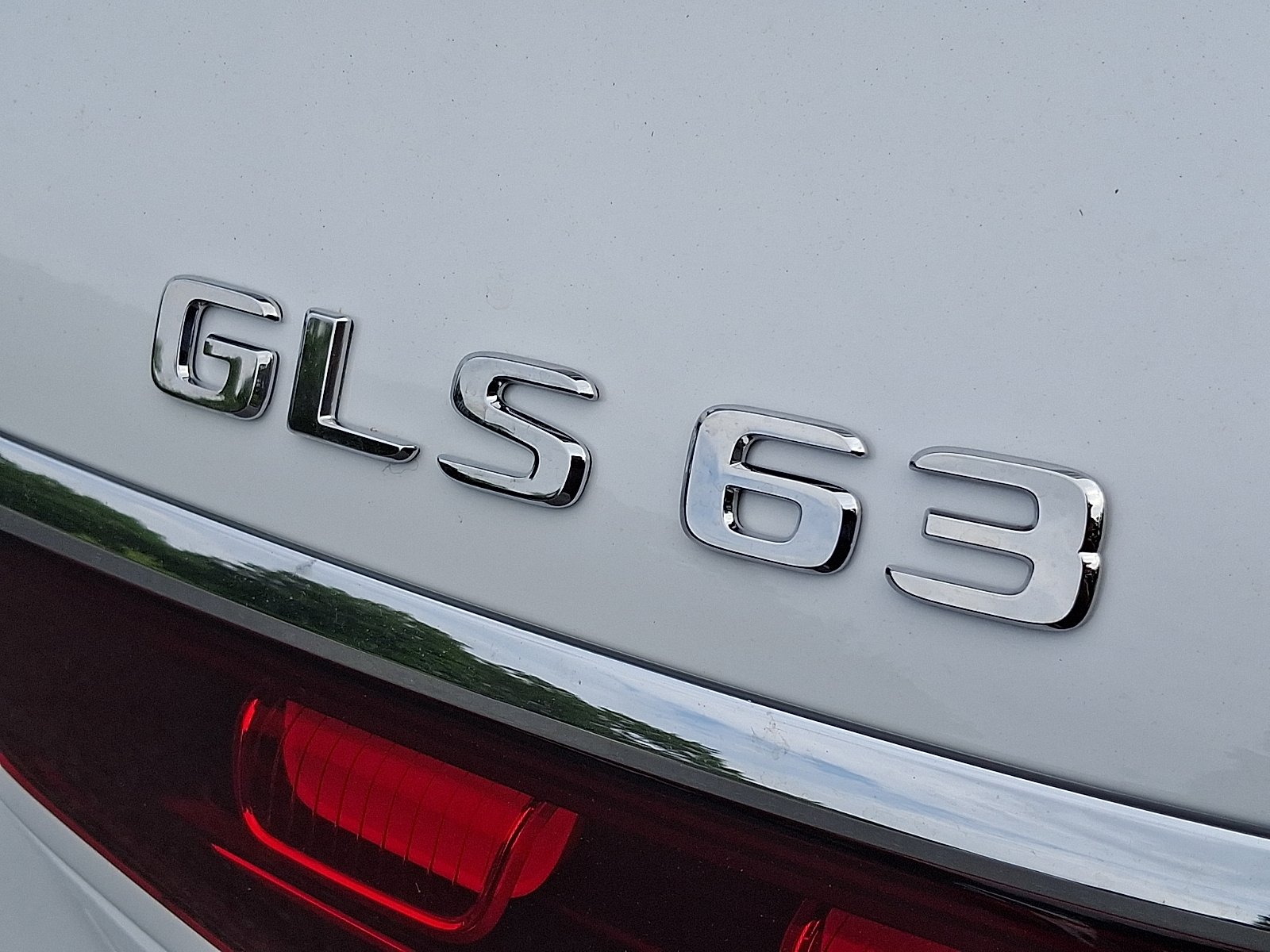 New 2026 MANUFAKTUR Moonlight White Metallic Mercedes-Benz AMG® GLS 63 4MATIC+ SUV image 21