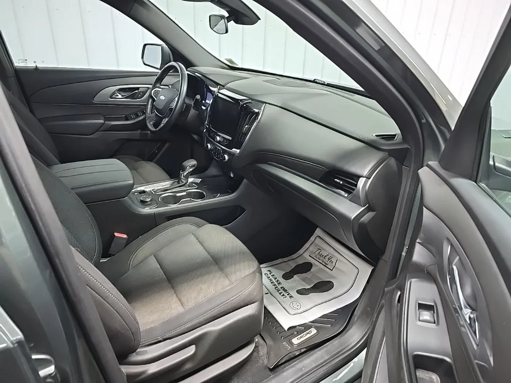Used 2023 Green Chevrolet LT image 15