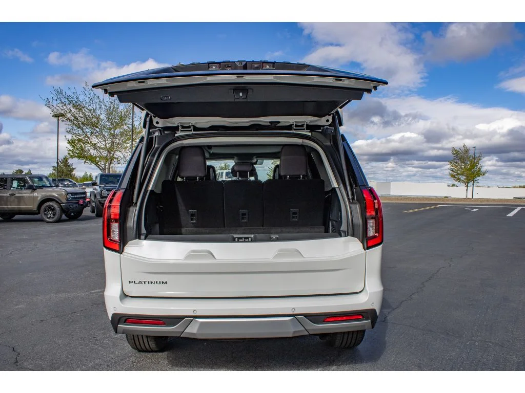New 2026 Star White Metallic Tri-Coat Ford Platinum® image 12