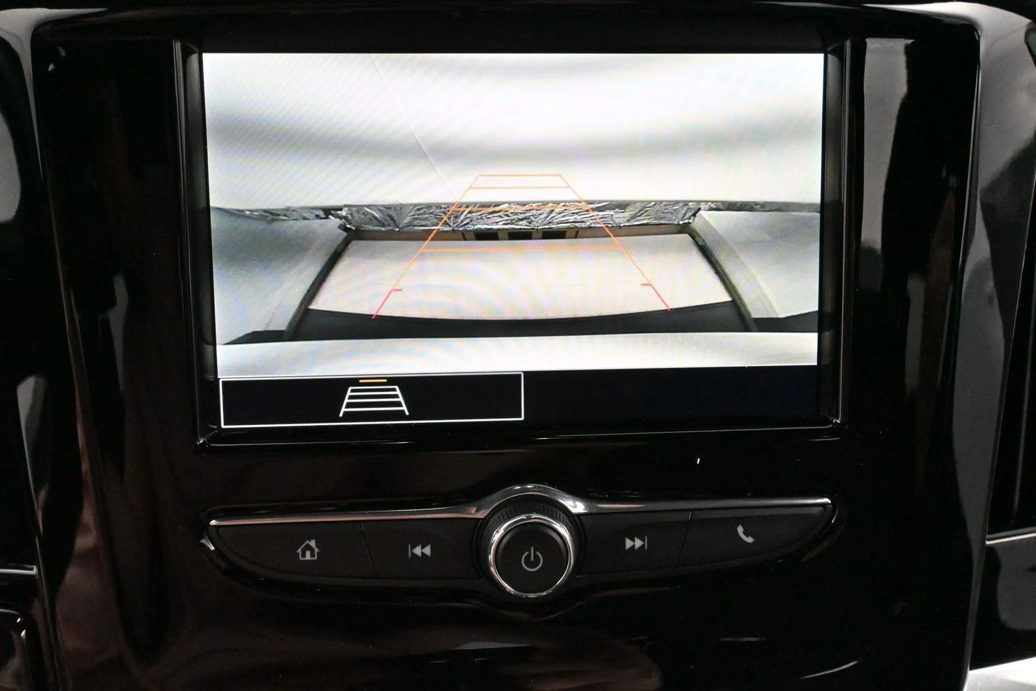 Used 2023 Summit White Chevrolet LT Cloth image 23