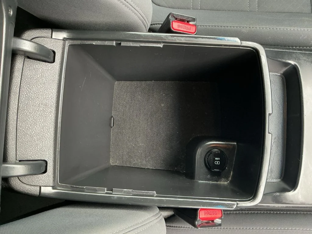 Used 2016 Black Kia LX image 27