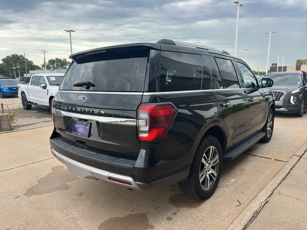 Used 2024 Agate Black Metallic Ford Limited image 38