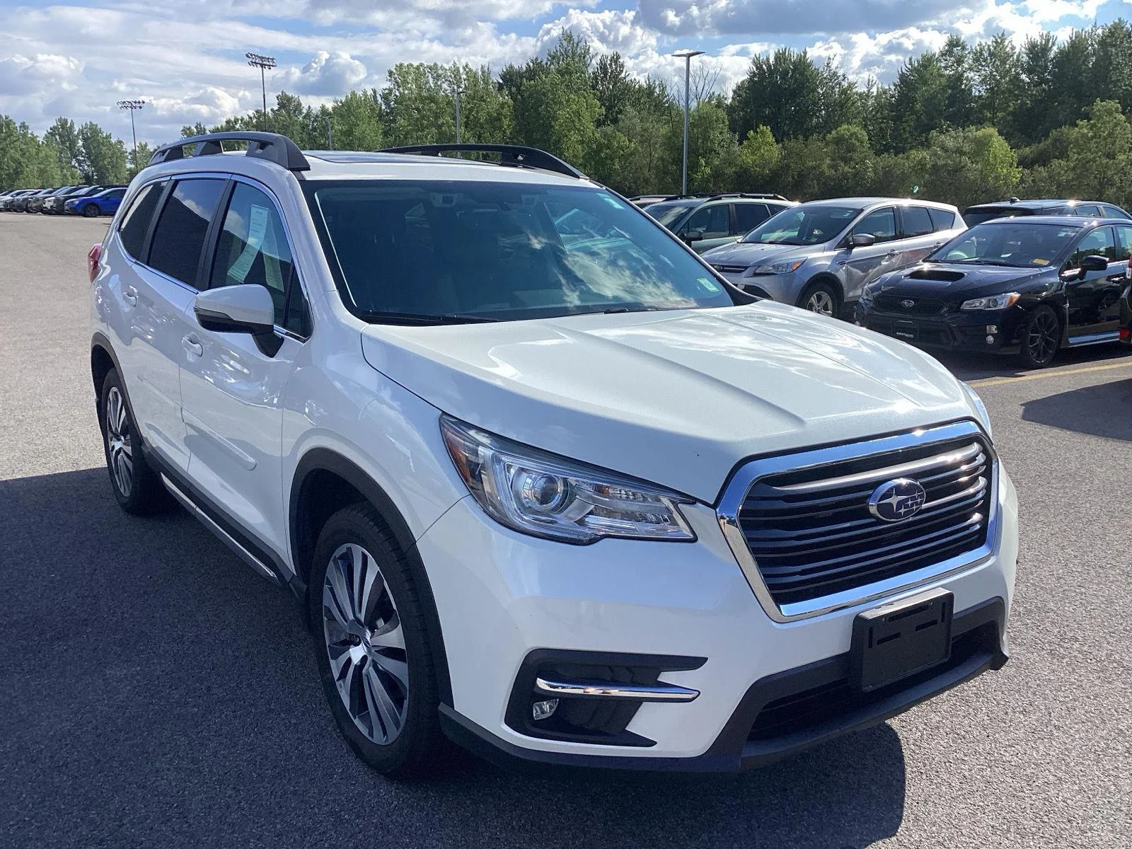Used 2022 Crystal White Pearl Subaru Limited image 11
