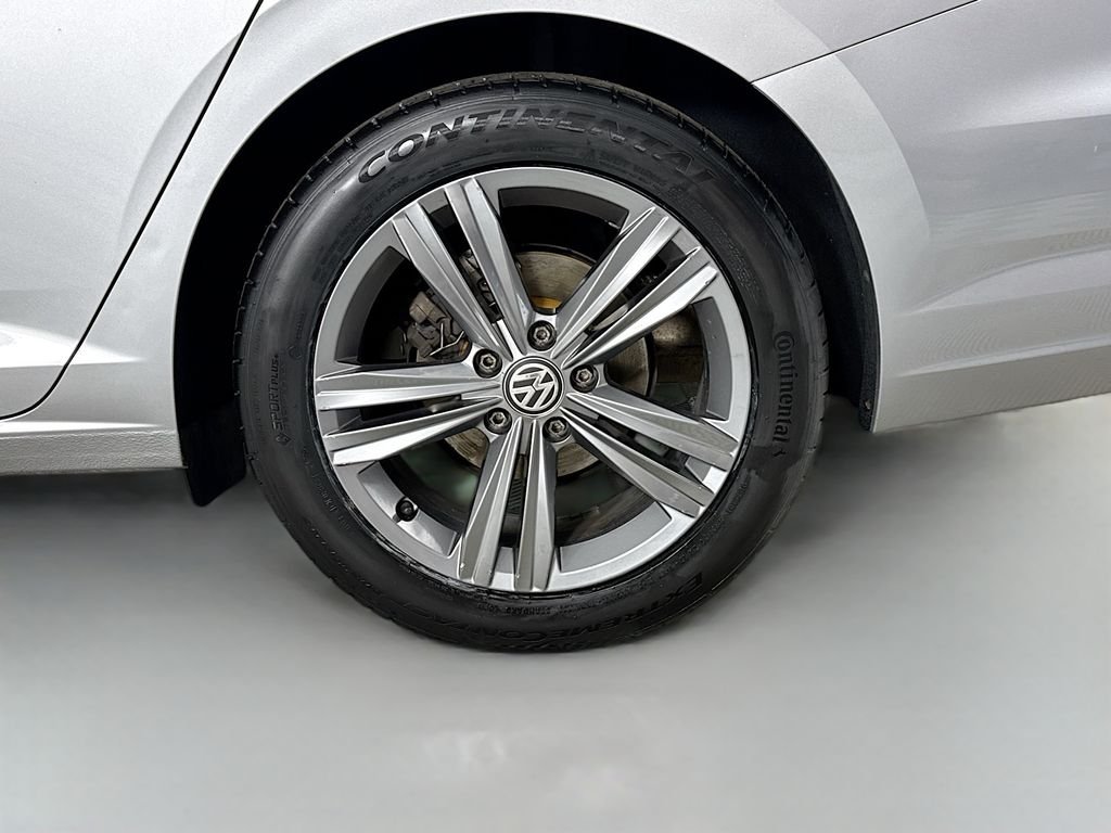 Used 2021 Silver Volkswagen R-Line image 32