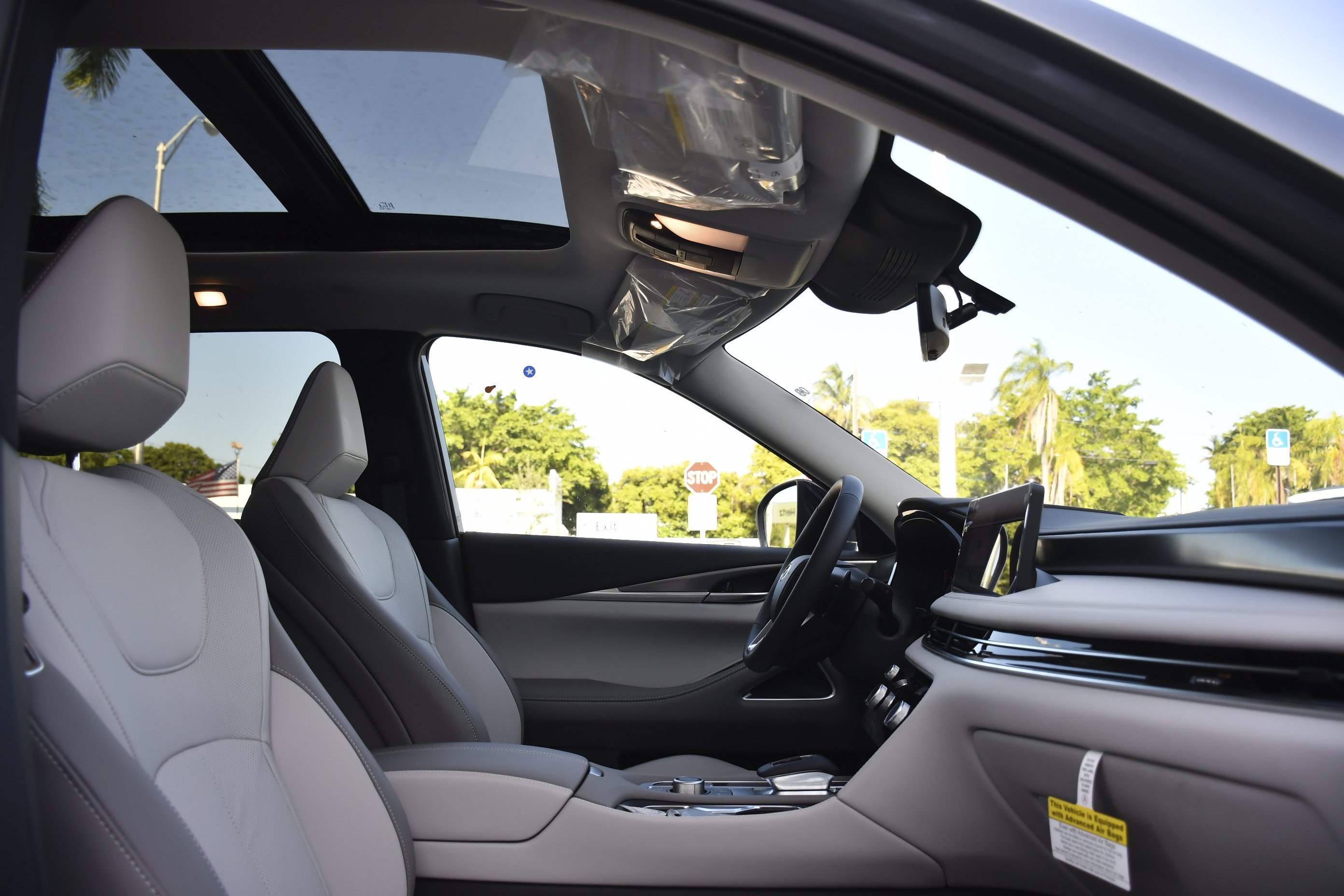 New 2027 HARBOR GRAY INFINITI Luxe AWD image 24